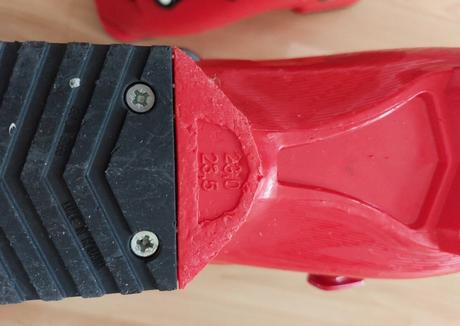 Dětské přezkáče, sjezdové boty na lyže, atomic 23, atomic,23