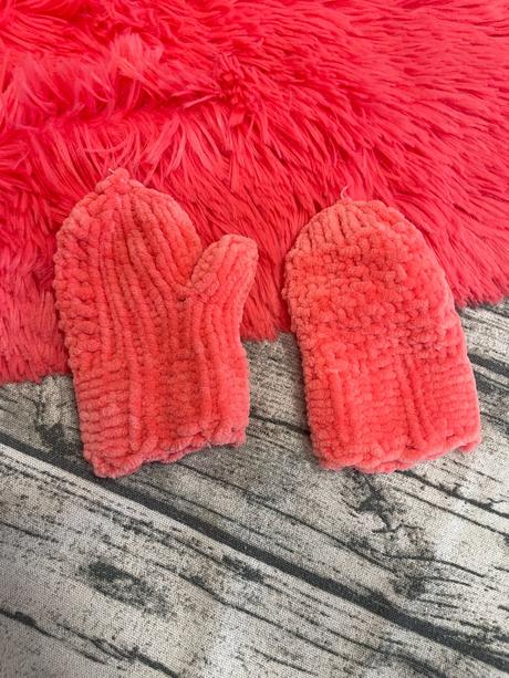 Dívčí pletené rukavice, 80