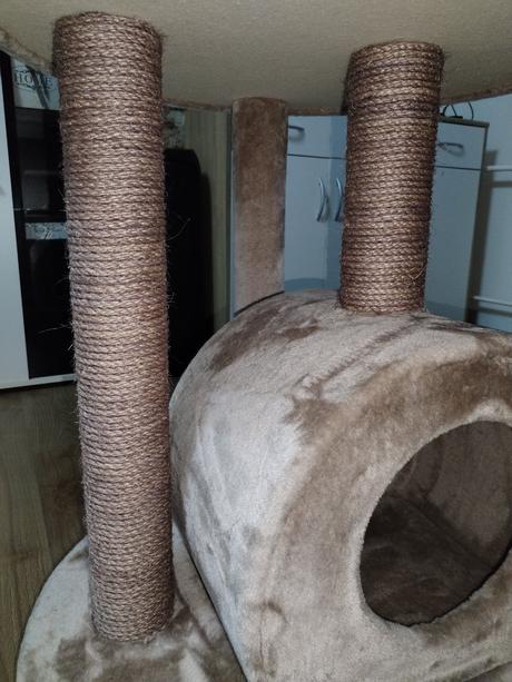 Růžové kočičí škrabadlo a odpočívadlo zánovní,