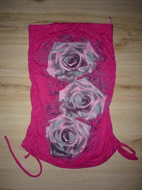 Růžový top s růžemi, s