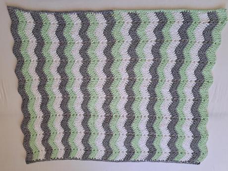 Ručně háčkovaná deka pro miminko, 