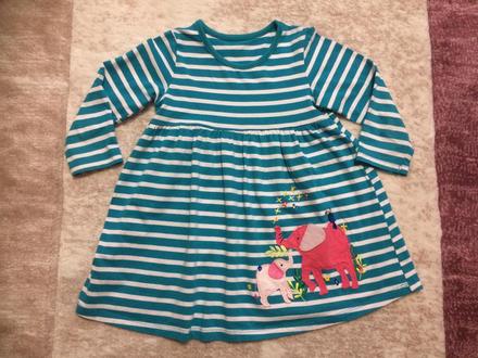 Pruhované šaty se slony, 92