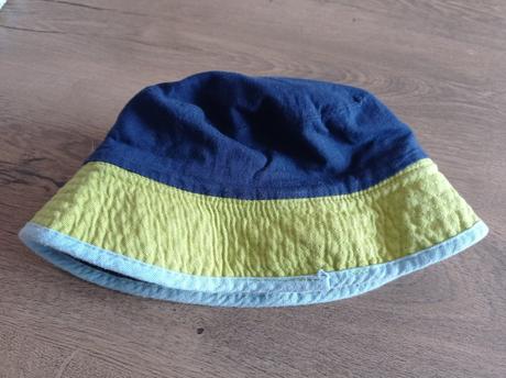 Bavlněný klobouček oboustranný, obvod 53 cm, 98