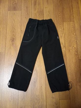 Černé softsheelové kalhoty, 134