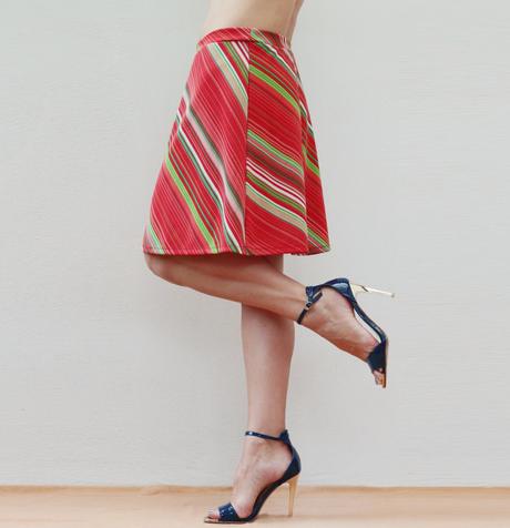 Retro sukně se šikmými pruhy vel.s, s