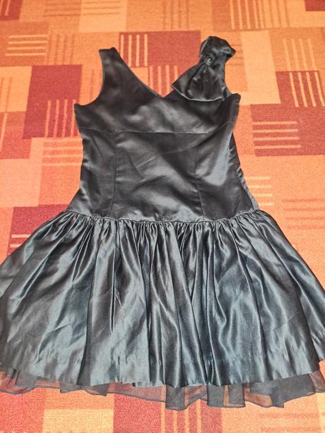 Černé kratke saty vel s, s