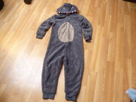 Hunatý overal žralok vel. 6-7 animal, 122