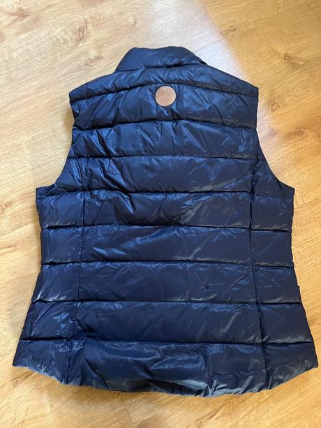 Lehká péřová vesta haust, 38