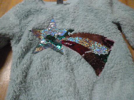 Mikina měnící flitry vel. 4 tu, tu,104