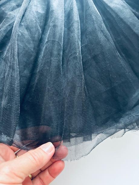 An7/ sukně černá tylová - v.cca 4/6 let, 110