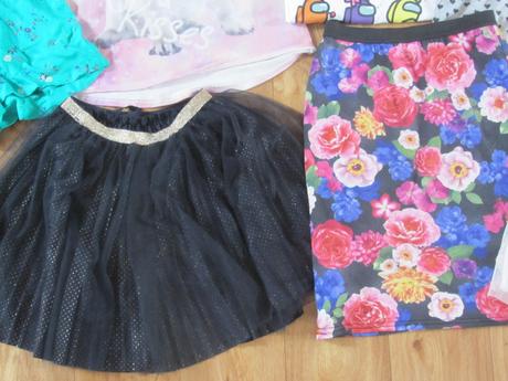 Balík oblečení na holku vel. 9-10 let, 140–152