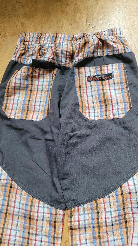 Kraťasy a plátěné kalhoty, 116