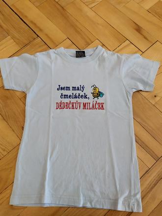 Bledě modré tričko, 128