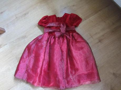 Slavnostní šaty se třpytivou sukýnkou, 98