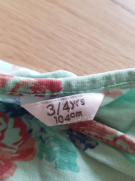Dívčí tričko vel. 104, 104