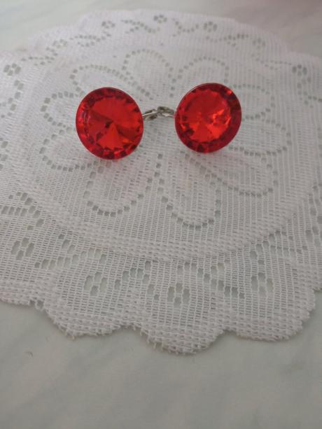 Červené náušnice-bižuterie, 
