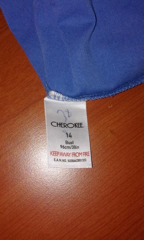 72 - tričko s vázáním za krk, cherokee,38