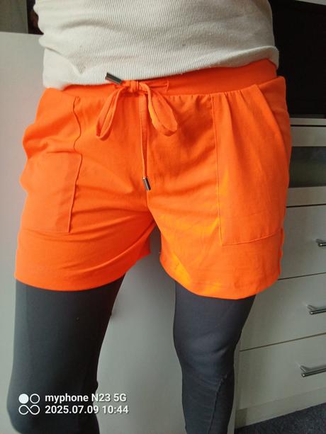 Šortky neon zn."janina" vel."s" i větší, s