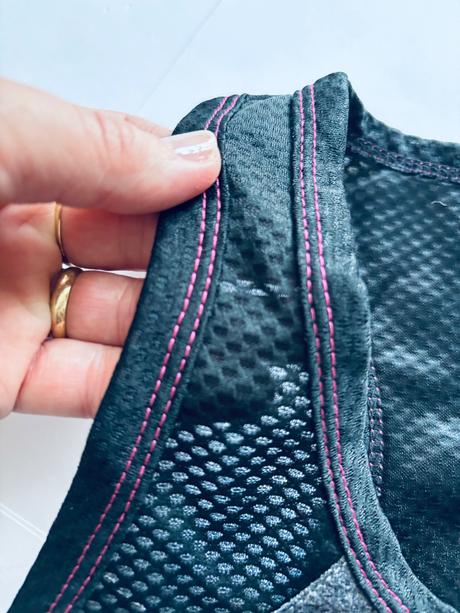 D38/ tílko sportovní dámské - v.s, s