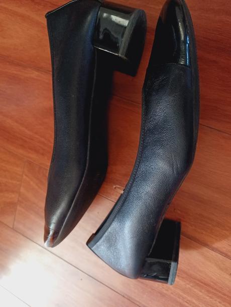 Téměř nenošené komfortní lodičky caprice 40,5, 40