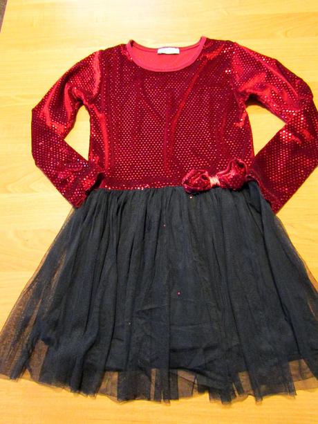 Krásné dívčí šatičky vel 134, 134