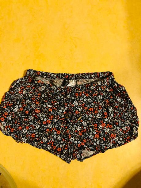 Kraťasy vel. 140, 140