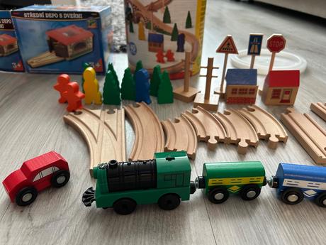 Drevená železnica a depom, 
