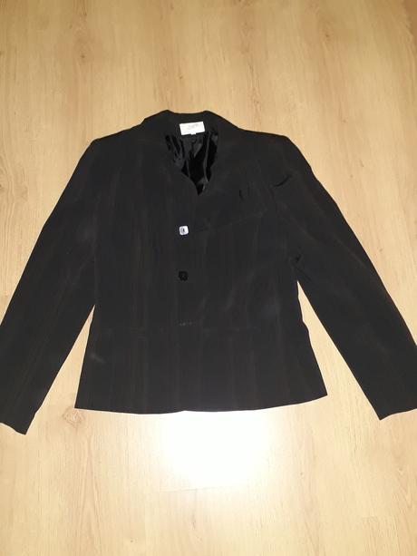 Dámský kalhotový kostým s oranžovým proužkem, 40