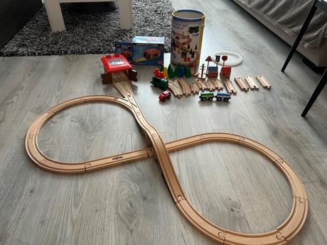 Drevená železnica a depom, 