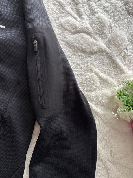 K3/ mikina silná - v.9/10 let, 140