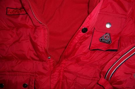 Červená zimní bunda s kapucí, 140