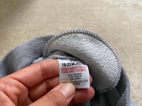 Šedé teplaky, age,92