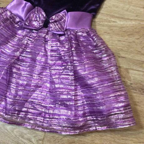 Slavnostní šaty zdobené kamínky, 98