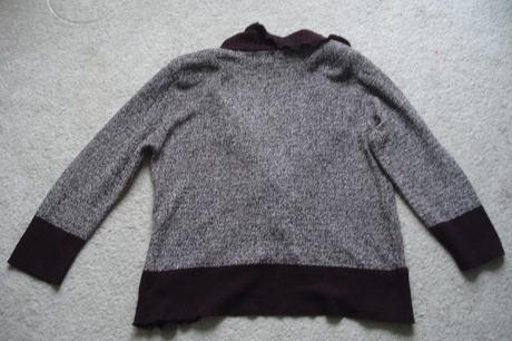 Svetr s vycpávkama, l