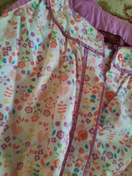 Květinkové šatičky s knoflíčky, 104
