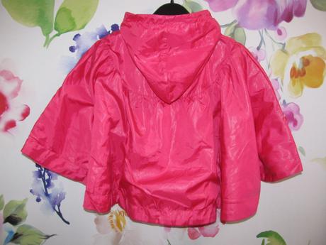 Přechodná pončo bunda s kapucí z části nepromokav, 98