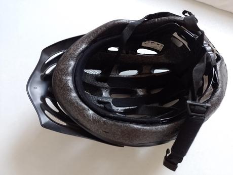 Cyklistická helma, l