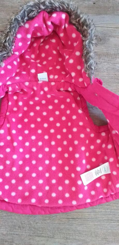 Vesta minne s kapucí, disney,74