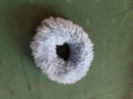 Modrá jednorožčí chlupatá gumička do vlasů, 