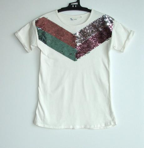 P763 dívčí tričko s překlápějícími flitry vel. 140, tu,140