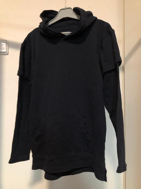 Modrá mikina s kapucí, 134