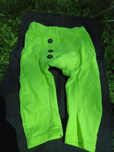 Tepláky, legíny se širokým klínem., 86