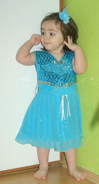 Modré šaty víla, tanečnice...,