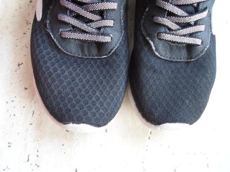 Černé boty tenisky botasky sálovky, 37