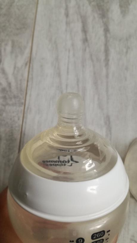 Lahvička, tommee tippee