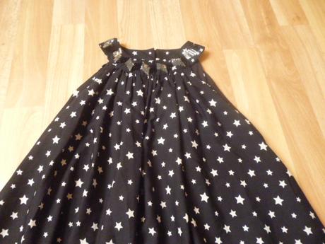 Hvězdičkaté šaty vel. 6-7 m-s, marks & spencer,122