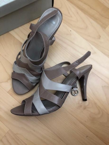 Kožené páskové sandálky, baťa,40