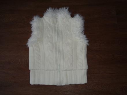 Krásná vesta s kožíškem, 104