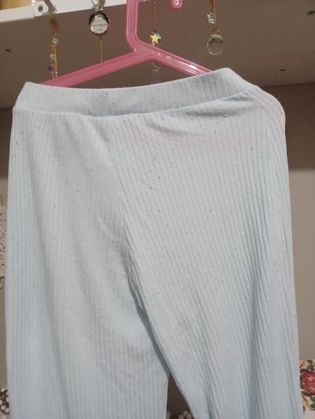 Žebrovaná souprava h&m 3 díly, 152