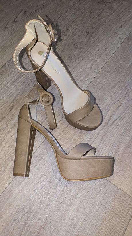 T431  krásné společenské boty, sandálky vel. 39, 39
